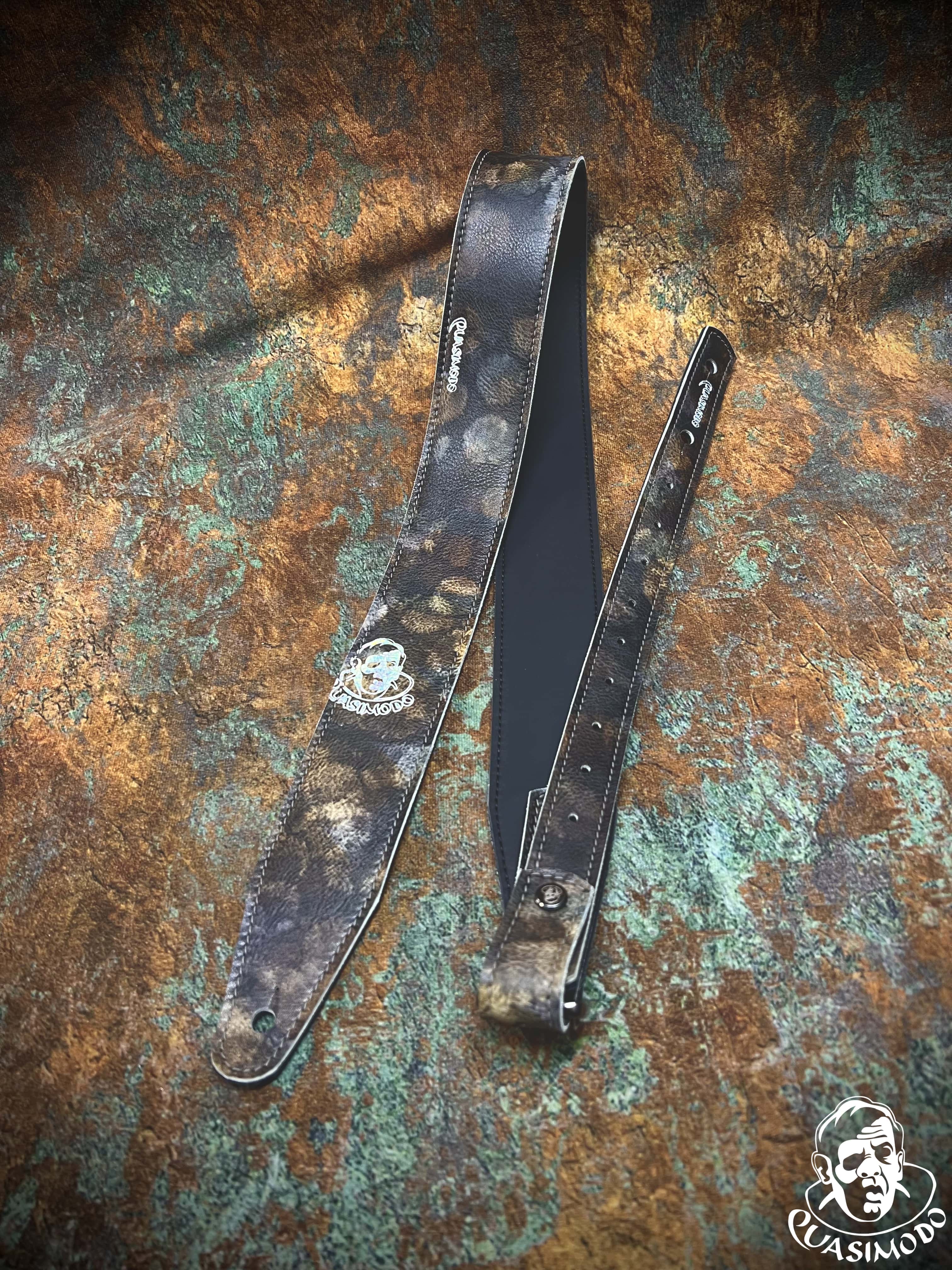 Image of Limited edition custom guitar strap-Face-Limit Design-L-290