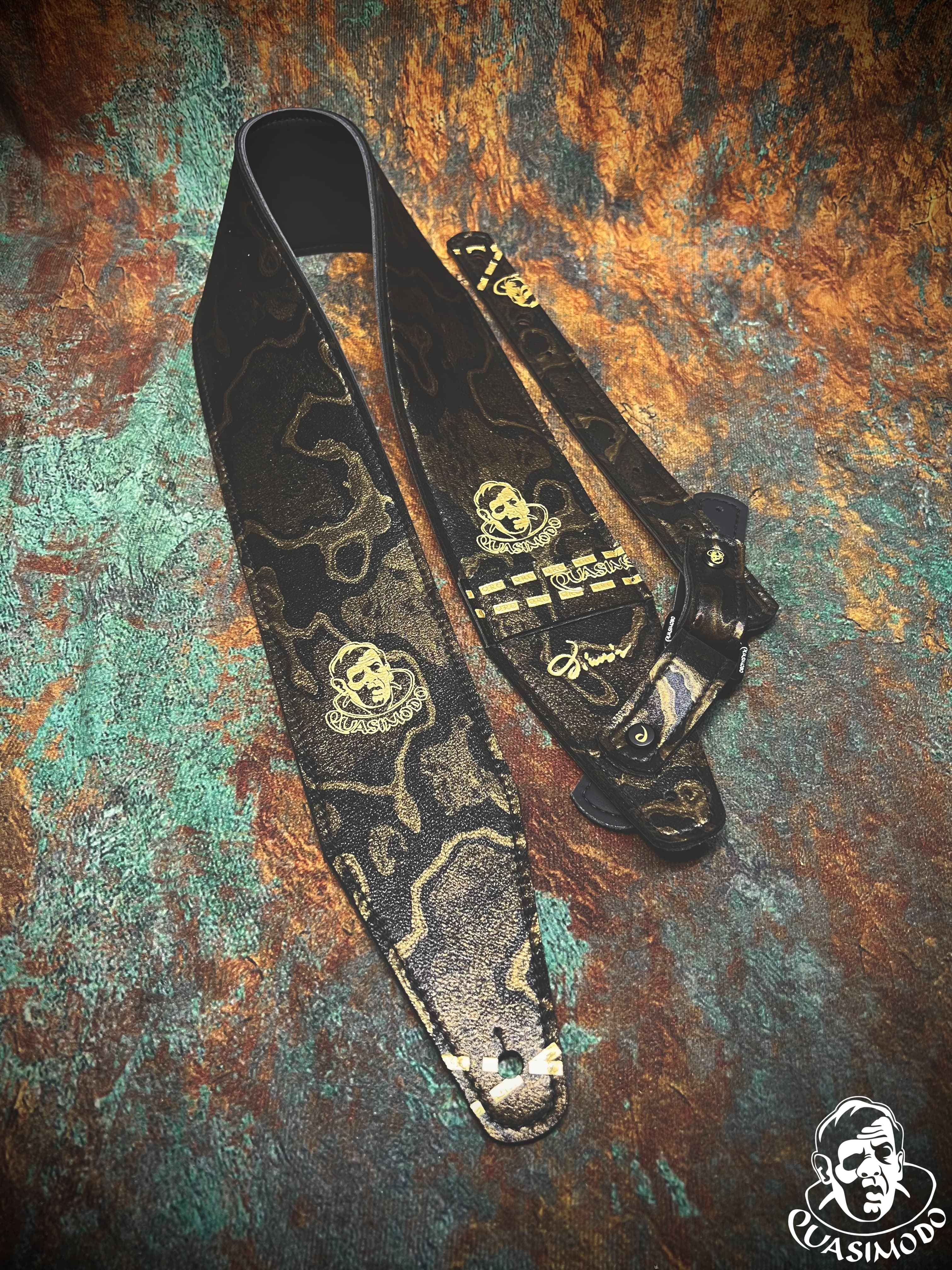 Image of Limited edition custom guitar strap-Face-Limit Design-L-562