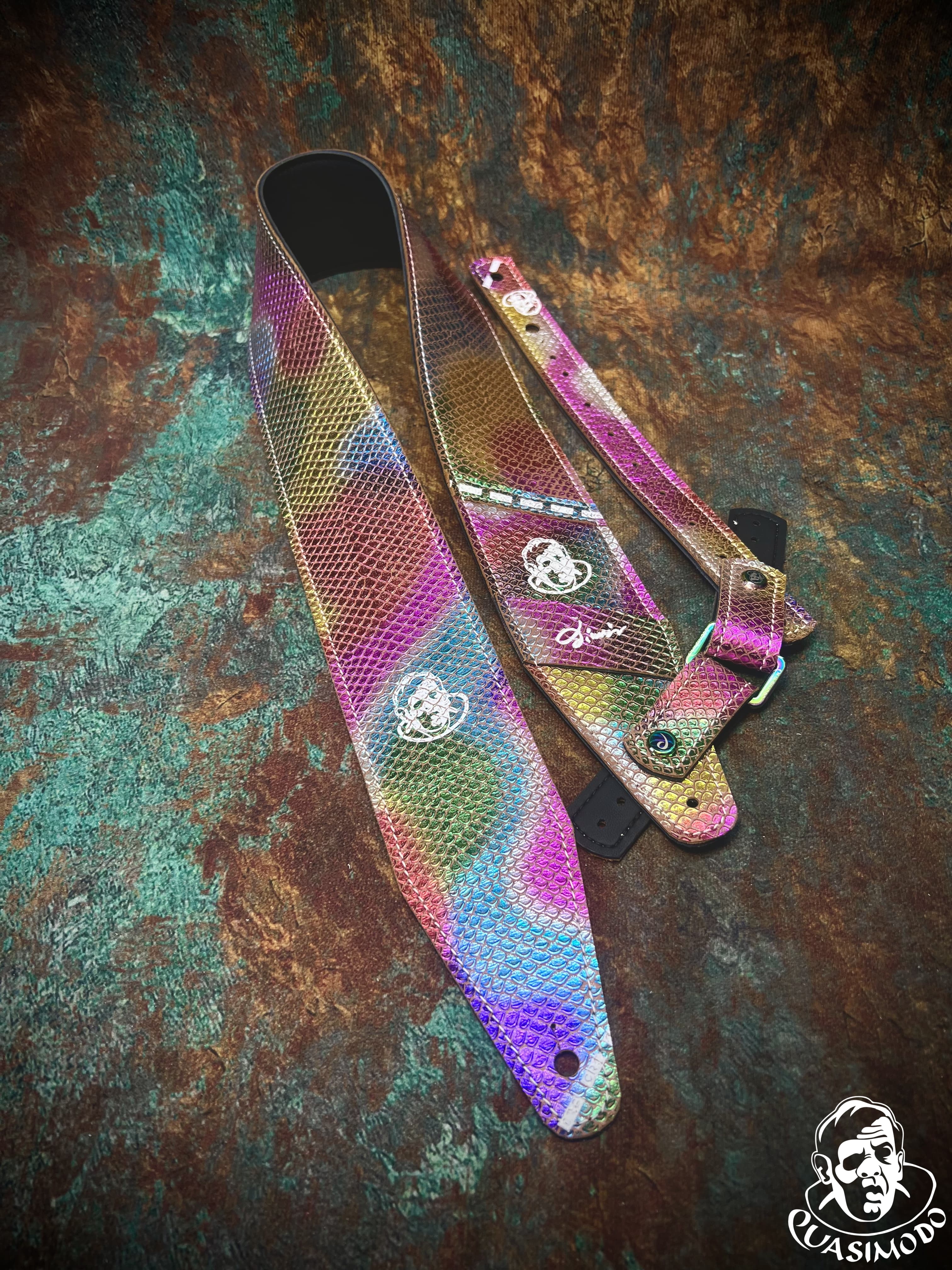 Image of Limited edition custom guitar strap-Face-Limit Design-L-570